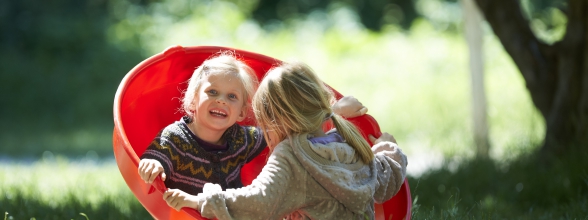 Het stimuleren van het evenwichtsorgaan bij kinderen